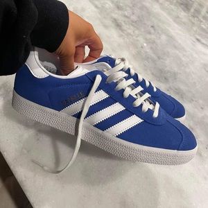 Royal blue Adidas Gazelle sneakers! Never worn. 5.5 women/4.5 men
